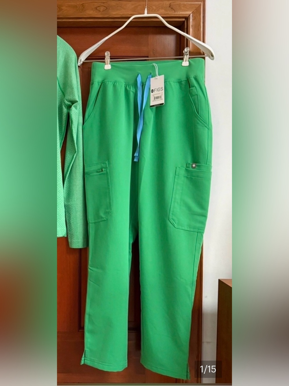NWT FIGS Sold Out Limited Edition Emerald Green Yola Skinny Scrub Pants